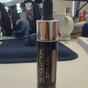 Revolution Starlight Liquid Highlighter NWT